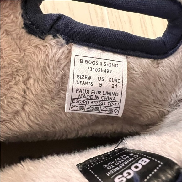 NWOT Bogs dinosaur boots - Picture 6 of 7